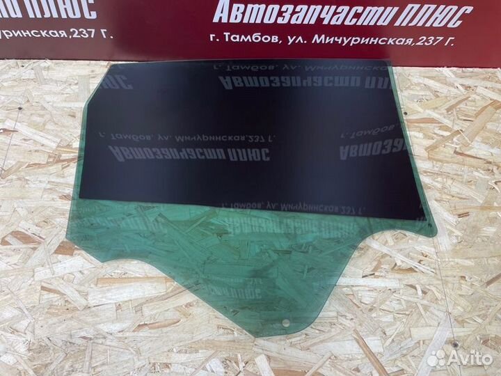 Стекло двери заднее левое LADA X-Ray