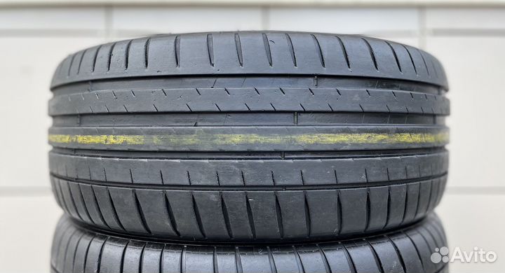 Michelin Pilot Sport 4 235/45 R17