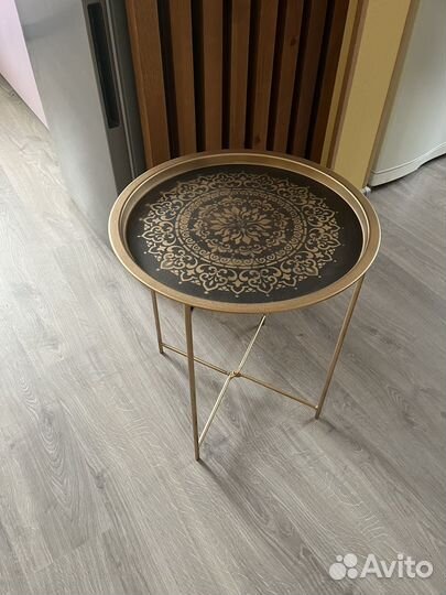 Прикроватный столик, тумба