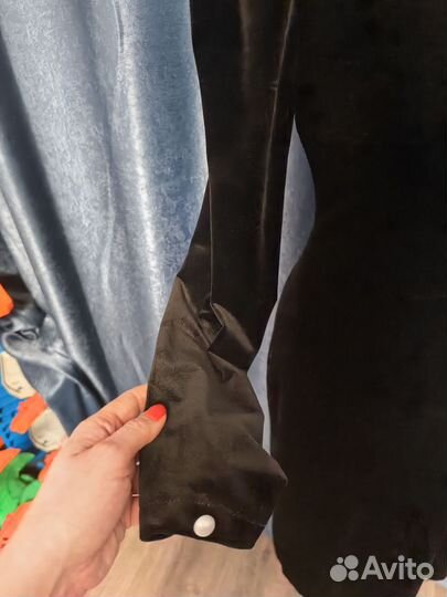 Черное бархатное платье