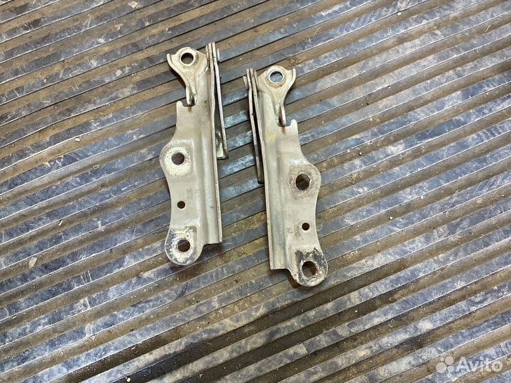 Петли капота Hyundai Elantra XD