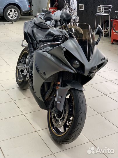 Yamaha YZF R1