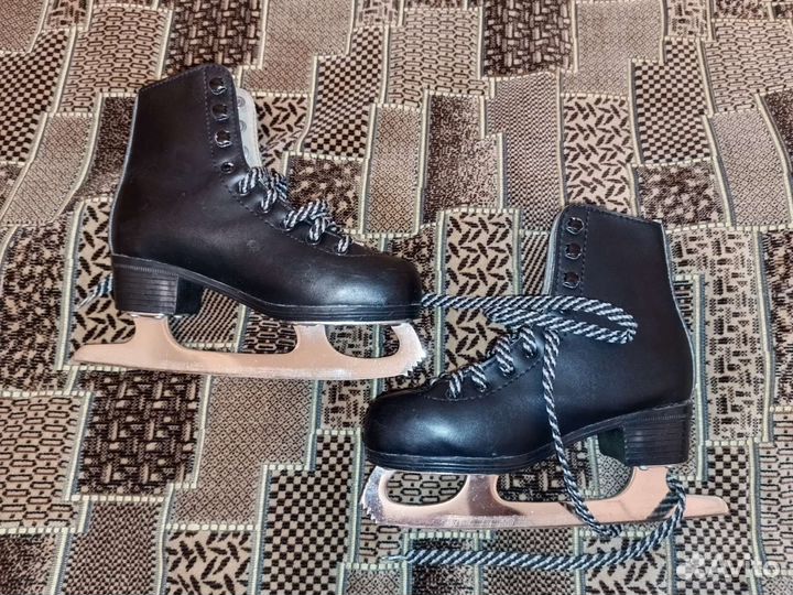 Коньки для фигурного катания atemi