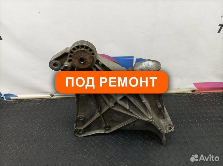 7482270859 Кронштейн кабины Renault Premium