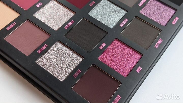 В наличии Beauty Bay Reckless Romance Palette