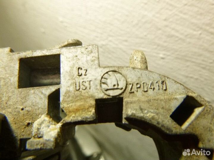 Ручка двери передней наружная правая skoda octavia