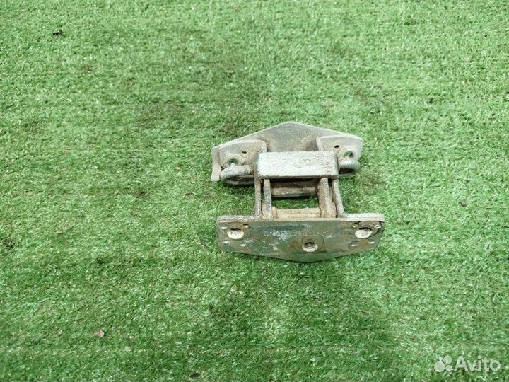 Петля двери багажника Chevrolet Niva универсал