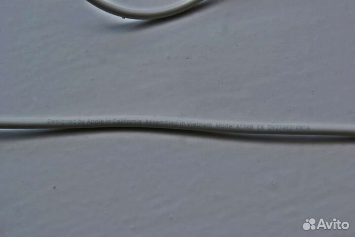 Орининал наушники Airpods A1748 lighting