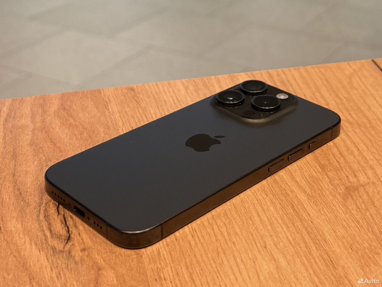 iPhone 15 Pro, 256 ГБ