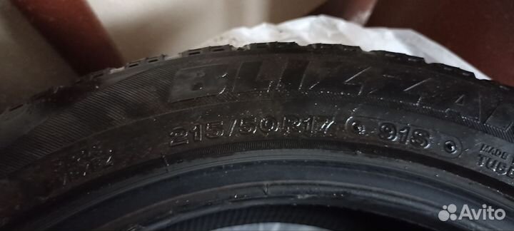 Bridgestone Blizzak VRX 215/50 R17
