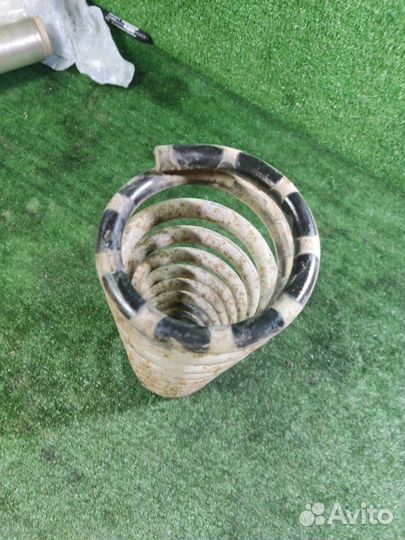 Передняя пружина Jeep Grand Cherokee WJ 2002