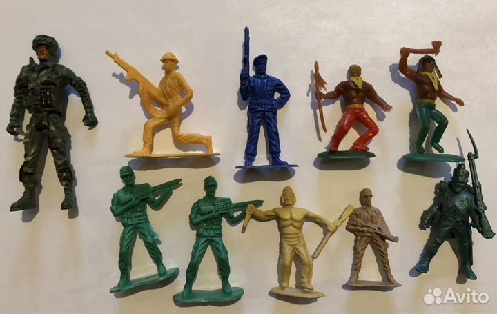 Модели солдатиков-маленькие и большие