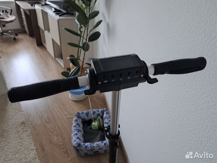 Самокат взрослый электрический бу