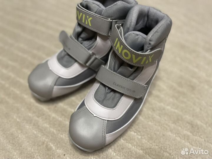 Лыжные ботинки 36-37 размер новые