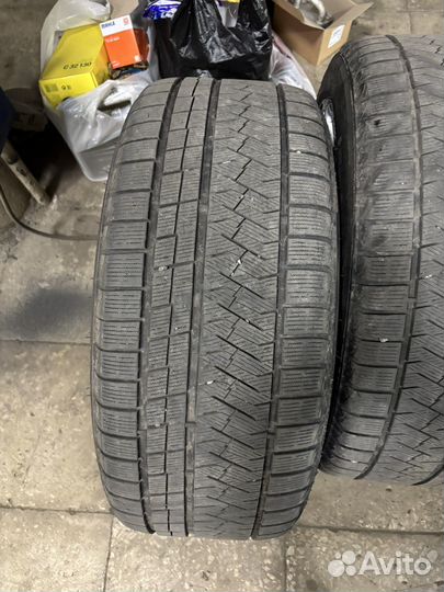 Triangle Snowlink PL02 275/40 R21