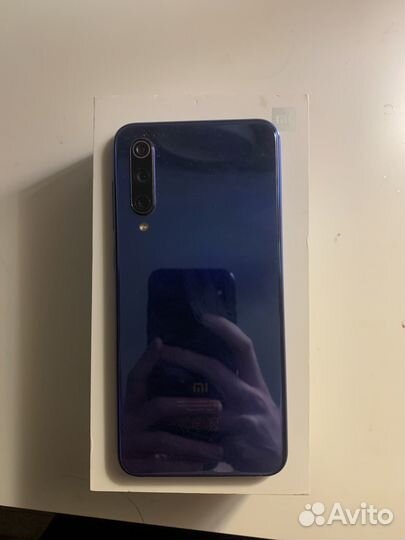 Xiaomi Mi 9 SE, 8/128 ГБ