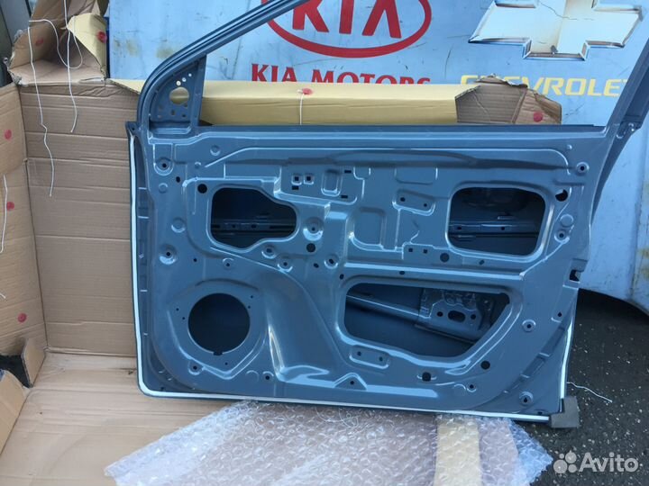 Дверь на KIA RIO передний правый 76004-4Y000