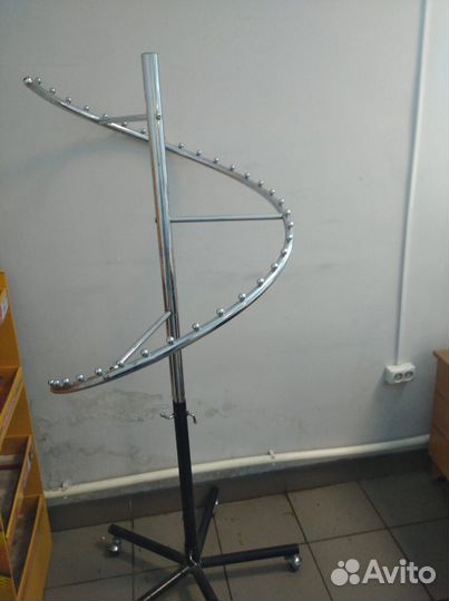 Вешалка для одежды напольная металлическая