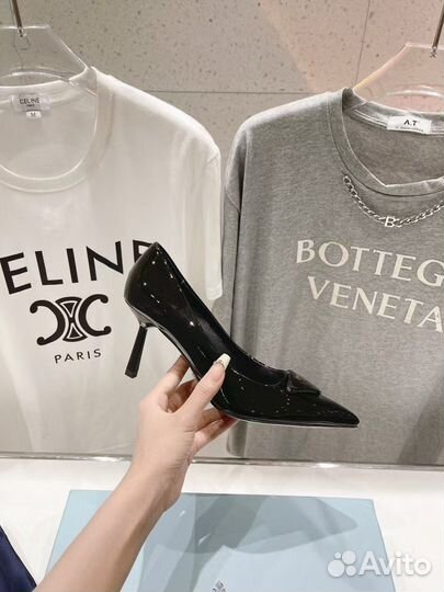 Туфли на шпильке с острым носом prada прада