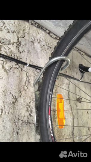 Крепление для настенного хранения велосипеда