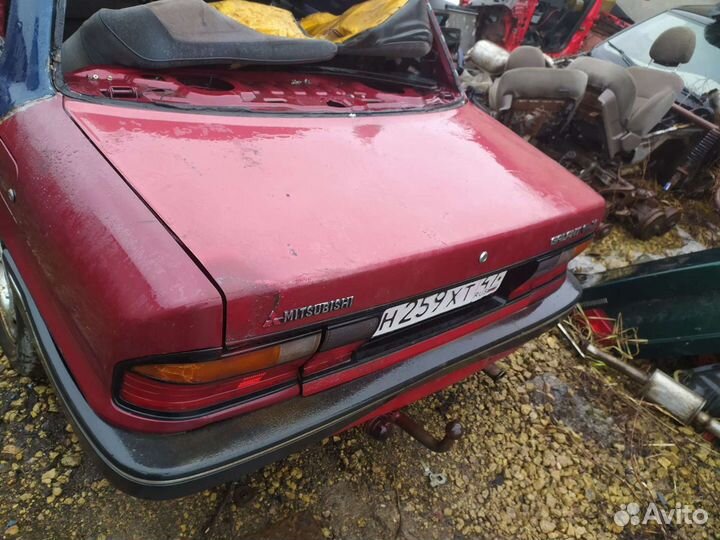 Крышка багажника Мицубиси Галант Е3