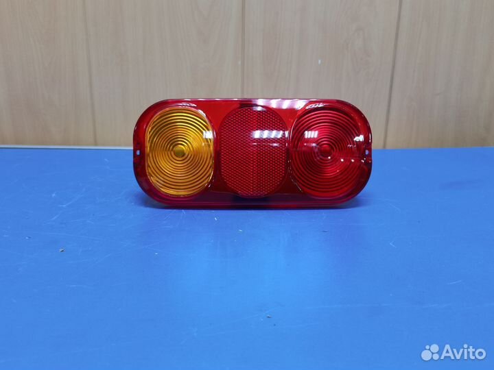 Стекло JCB заднего фонаря 700/50024