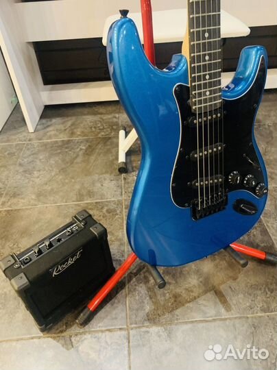 Электрогитара Stratocaster + Комбо + Аксессуары