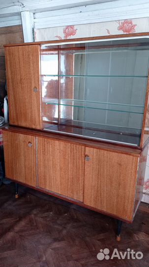 Шкаф сервант