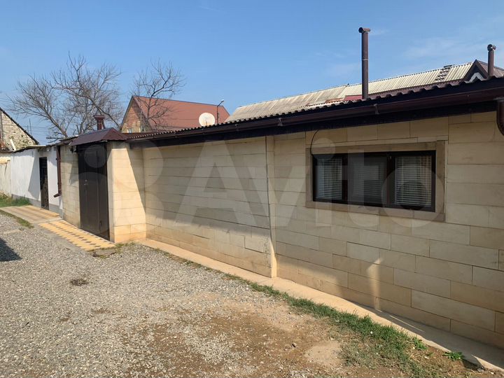 4-к. квартира, 70 м², 1/1 эт.