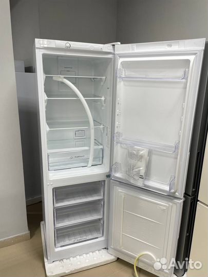 Холодильник Stinol (сухой мороз)