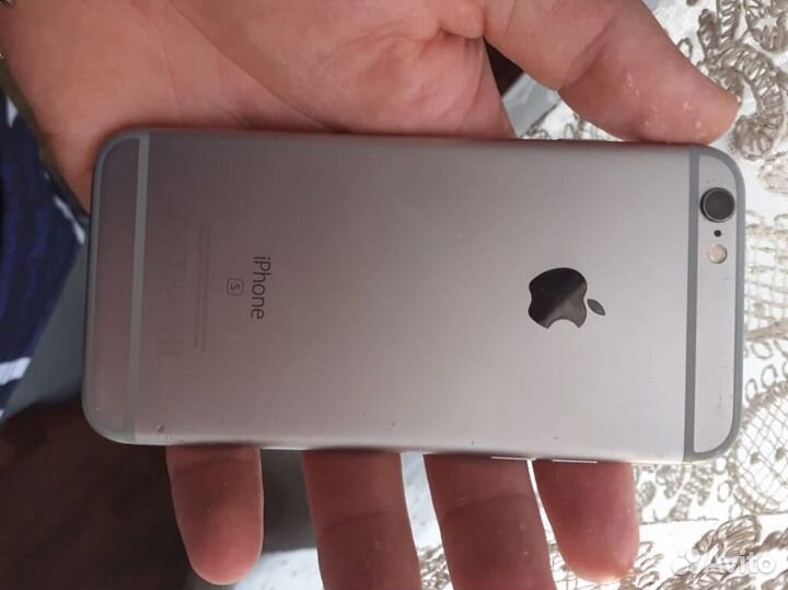 Телефон iPhone 6s