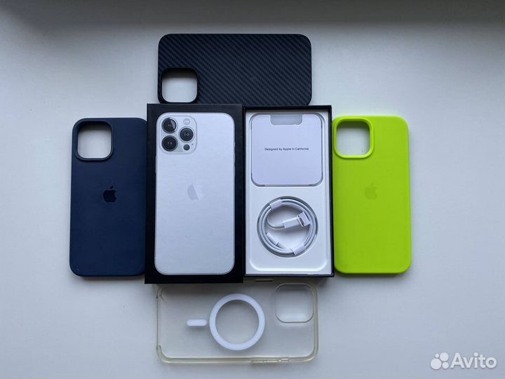 Коробка от iPhone 13 pro max и 4 чехла