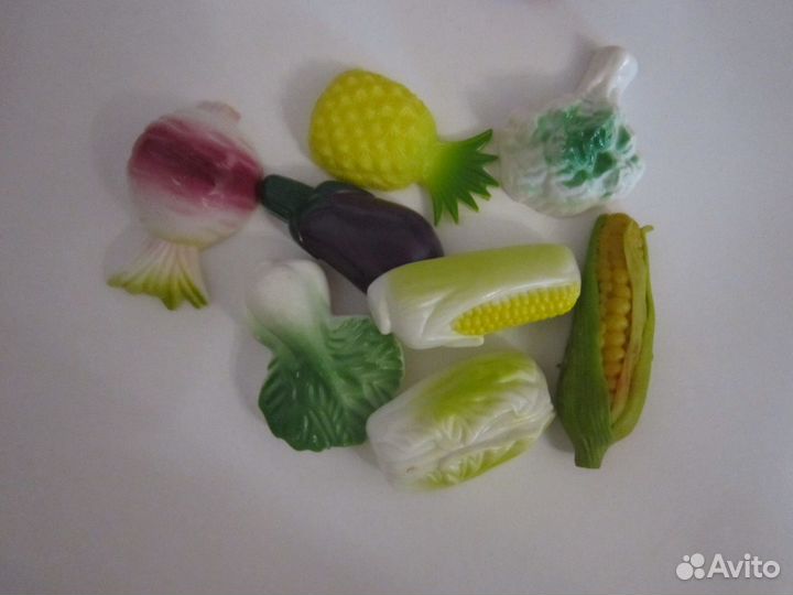 Игрушечная корзина с фруктами