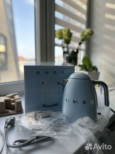 Smeg чайник 1.7 литра