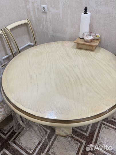 Стол кухонный круглый