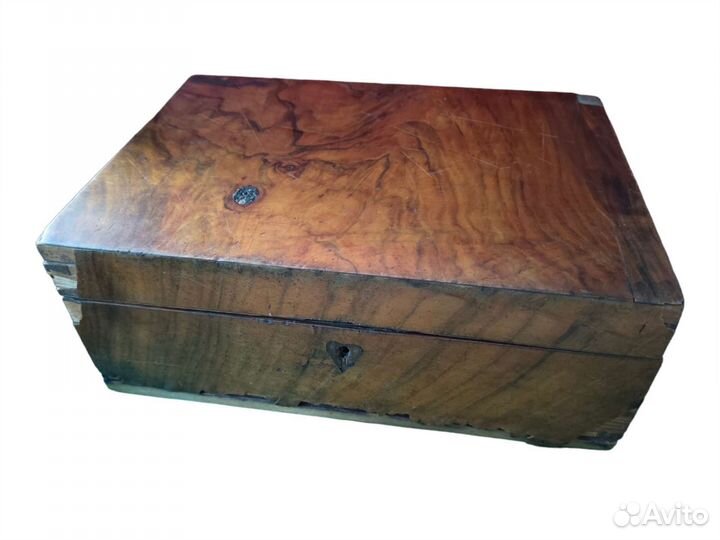 Старинная деревянная шкатулка с замком 19в