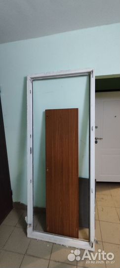 Балконная дверь с окном пластиковая