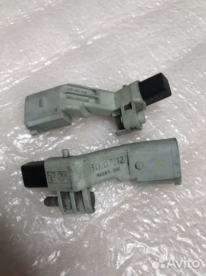 Датчик коленвала 03C906433A Golf 6