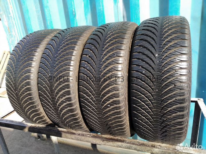 Goodyear Vector 4Seasons Gen-2 225/45 R17 99Q