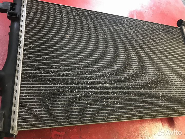 Радиатор охлаждения двигателя Opel Insignia a20dth