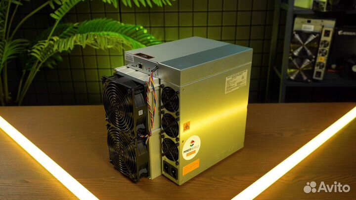 Майнер Antminer L7 8800