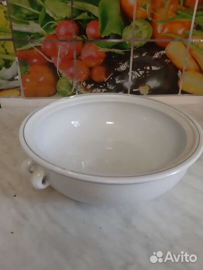 Фарфоровая супница СССР