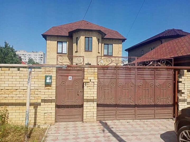 Коттедж 235,9 м² на участке 6 сот.