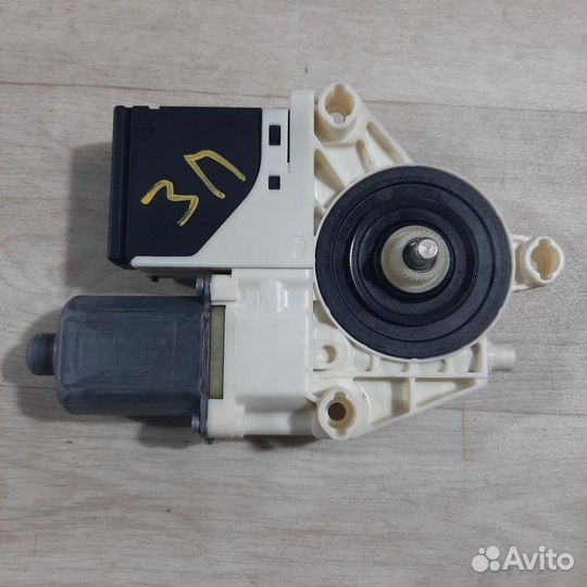 Мотор стеклоподъемника задний правый Renault