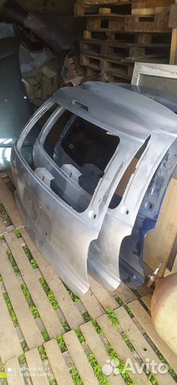 Крышка багажника Dodge caravan