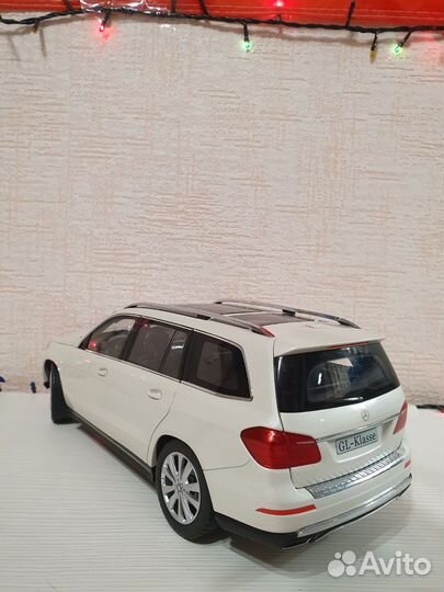 Mercedes gl 1/18 norev