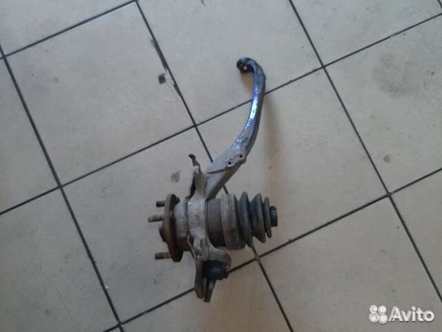 Поворотный кулак передний правый Honda Civic 5 EG8