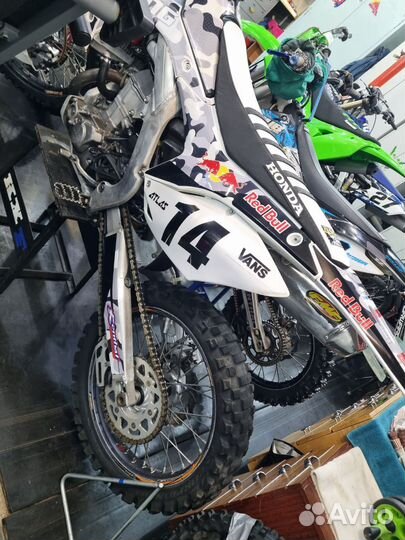 Кроссовый мотоцикл Honda CRF 450 r