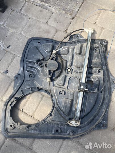 Моторчик стеклоподъемника правой двери mazda 6 gh