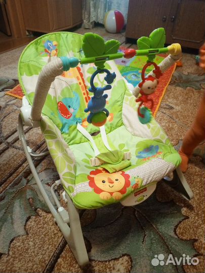 Шезлонг детский fisher price